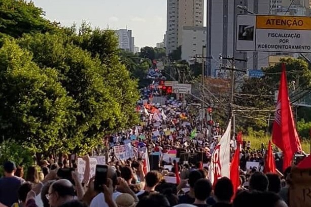 15.05.2019 Foto manifestacao 15 de maio 1 copy
